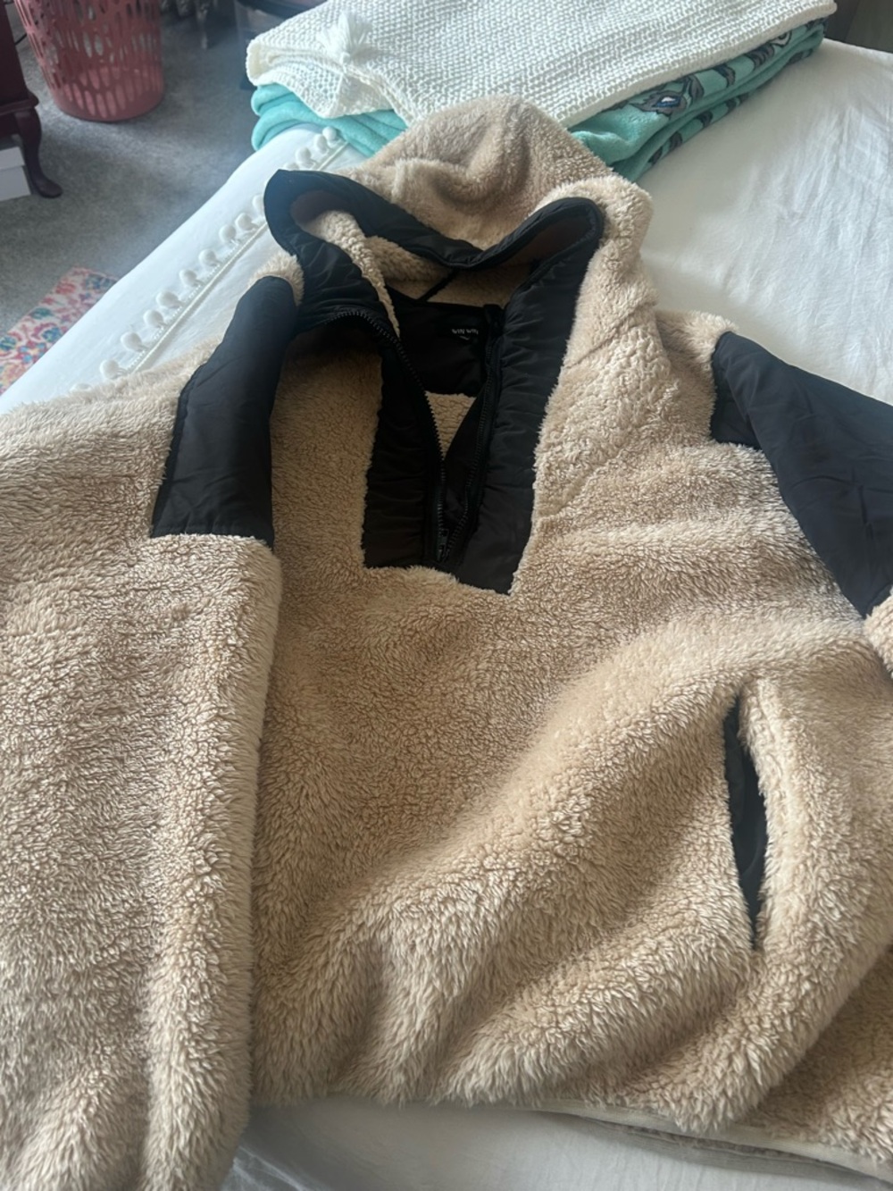 WinWin Black Jacket with Cream Sherpa Lining